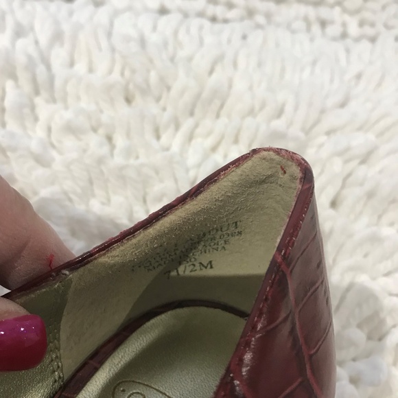 Joan & David Circa red leather heels; size 7.5m - Picture 6 of 6